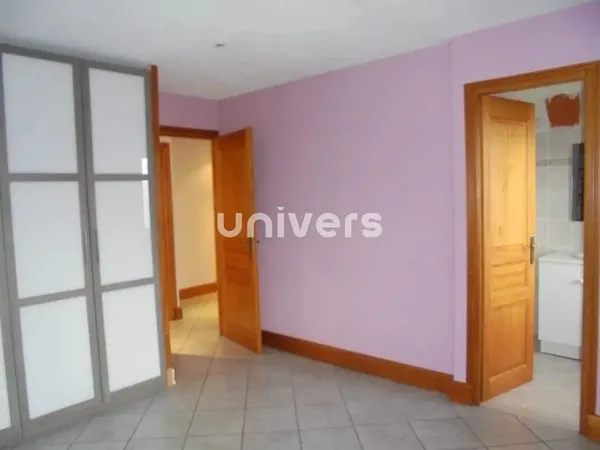 MAISON 140M2 AVEC DEPENDANCES ET TERRAIN