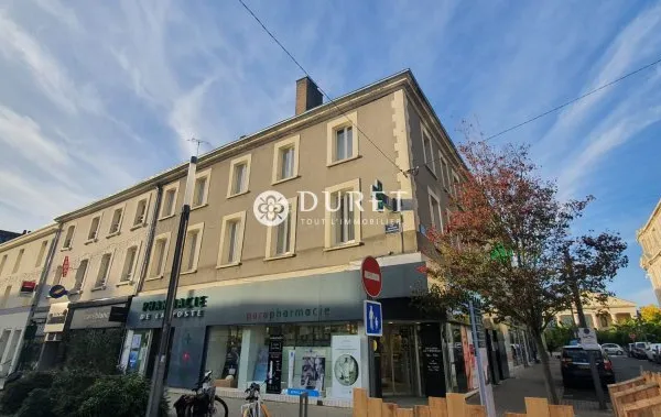 Local professionnel 106 m²