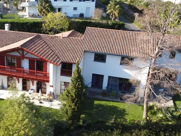 Ensemble immobilier- Saint Jean De Luz 15 pièce(s) 350 m2