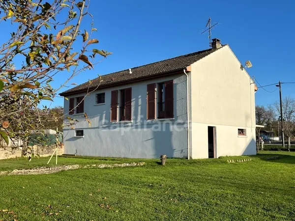 Maison 4 pièces - sous sol total - terrain de 2146m2 - dépendances - SAINT FARGEAU (89)