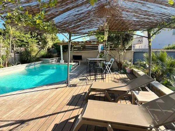 Maison familiale 140 m² avec piscine, garage et vue garrigue