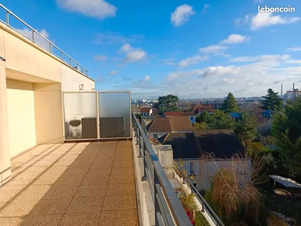 Beau 2 pièces dernier étage avec terrasse