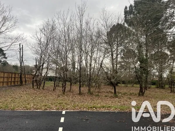 Terrain 800 m²