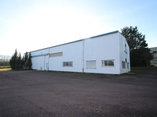 SOUGY SUR LOIRE, Bâtiment à usage industriel