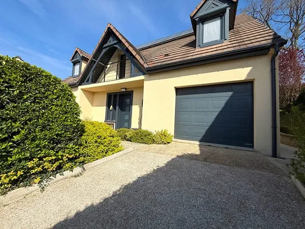 Maison Magny Les Hameaux 6 pièce(s) 145 m2