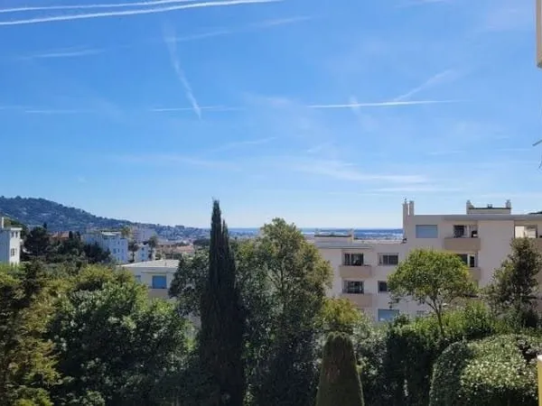 Studio 1 pièce 30 m²