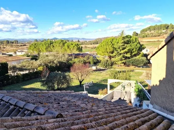 Maison Entièrement Rénovée d'une Chambre avec Vue Imprenable