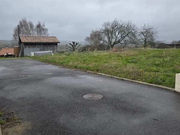 Terrain à bâtir de 500 m² à MARMANDE (47)