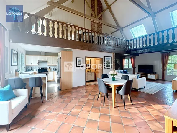 Maison 9 pièces 270 m²