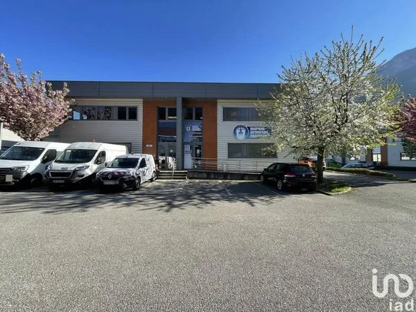Local d'activité 394 m²