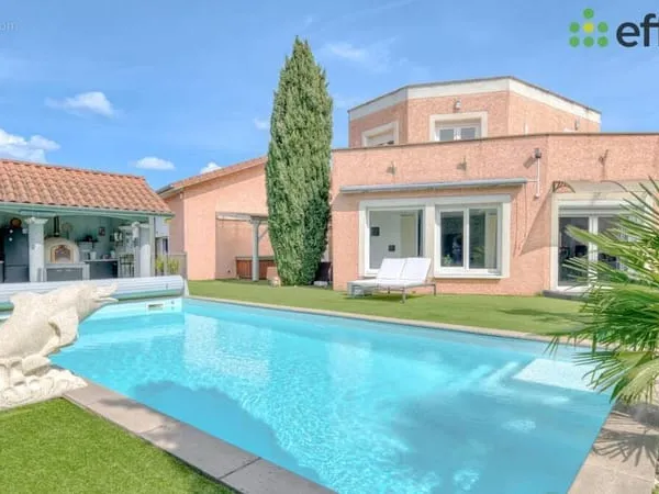 Maison 8 pièces 264 m²