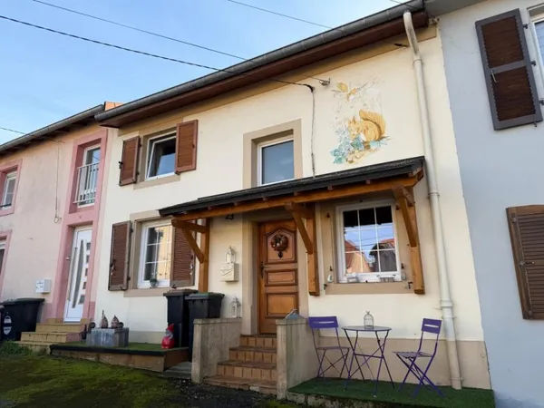 Maison chaleureuse et atypique avec terrasse et jardin à 10min de la frontière Luxembourgeoise