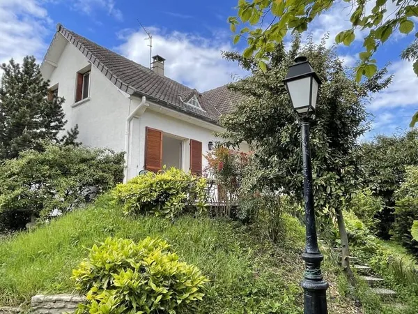 Maison 7 pièces 250 m²