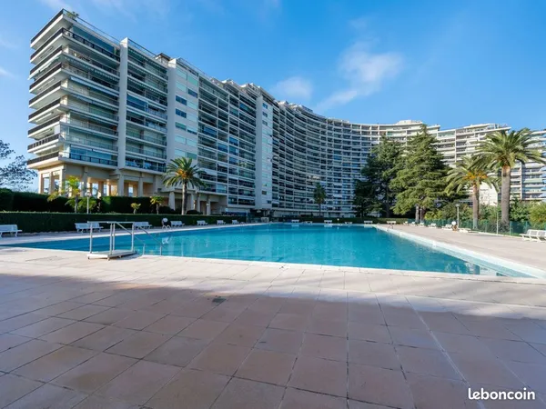 Appartement 2 piéces cannes Marina avec place de parking sécurisé