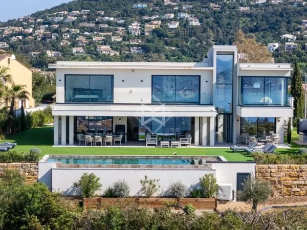 Villa Moderne de Standing - Vue Mer - Les Issambres