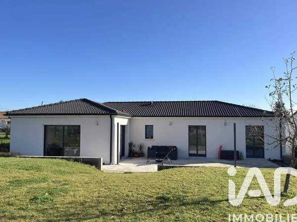 Maison de plain-pied 5 pièces 121 m²