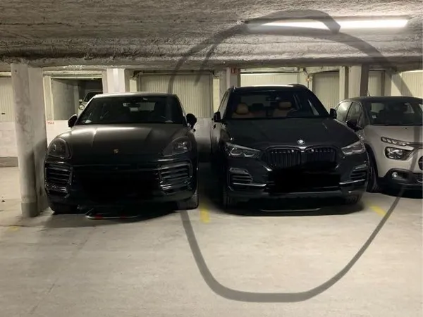 Loue parking souterrain
