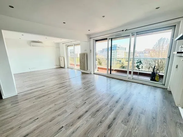 Grand appartement F4 de 118m2 avec balcon, cellier et garage - NANCY COMMANDERIE