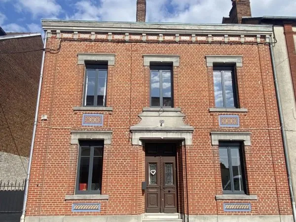 Bien immobilier de rendement Vente Hirson 14p 175m² 157500€