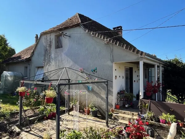 Nord Dordogne - maison en pierres a renover