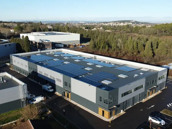 À LOUER - LOCAL D'ACTIVITÉ 1630M² DIV - VEDENE