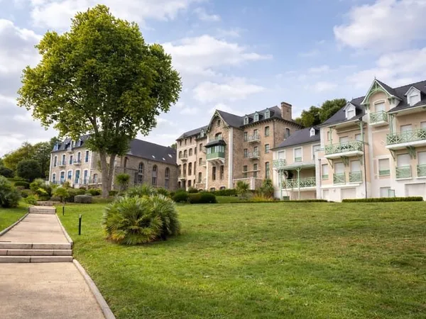 Dinard : T2 rez de jardin