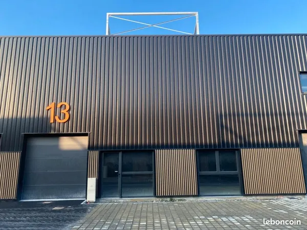 Local d'activité 220 m2