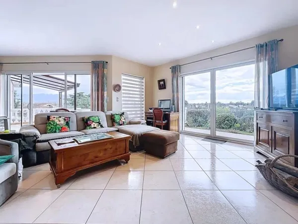 Maison 5 pièces 197 m²