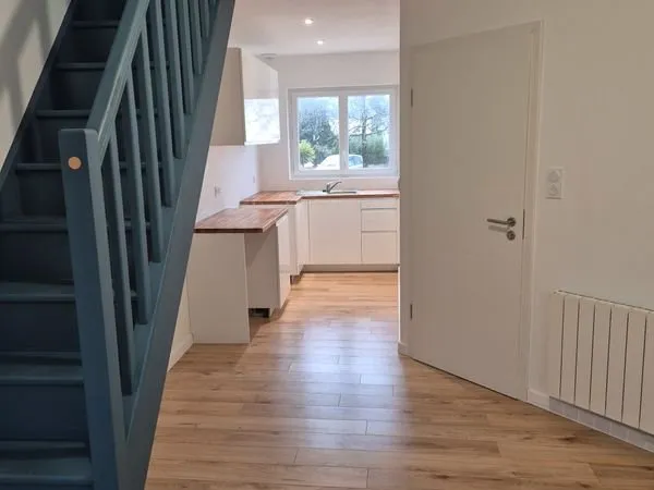 Studio duplex avec véranda et jardinet