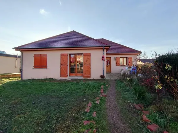 VARENNES SUR ALLIER - Charmante maison sur sous sol dans un