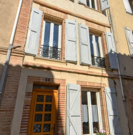 Charmante maison de ville rénovée à vendre au coeur de Lisle-sur-Tarn