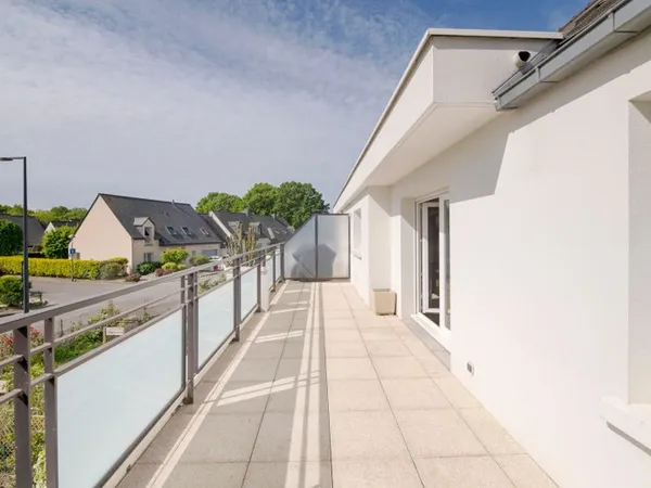 NOYAL CHATILLON SUR SEICHE centre - Appartement Duplex 3 Chambres - terrasse - Garage - Exposition S