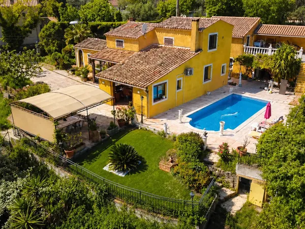 NOUVEAUTÉ – VILLA AVEC DÉPENDANCE – DRAGUIGNAN