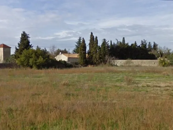 Terrain 629 m²