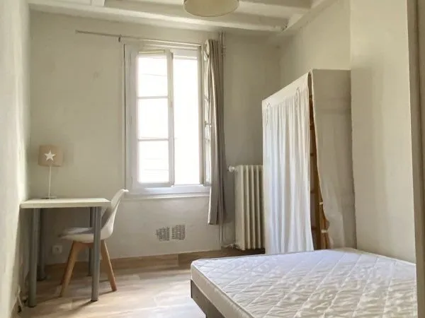 Chambre meublée avec salle de bains secteur UCO