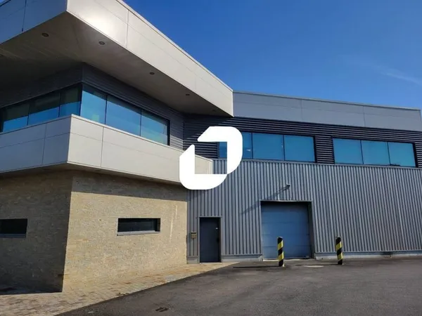 Local d'activité 1313 m²