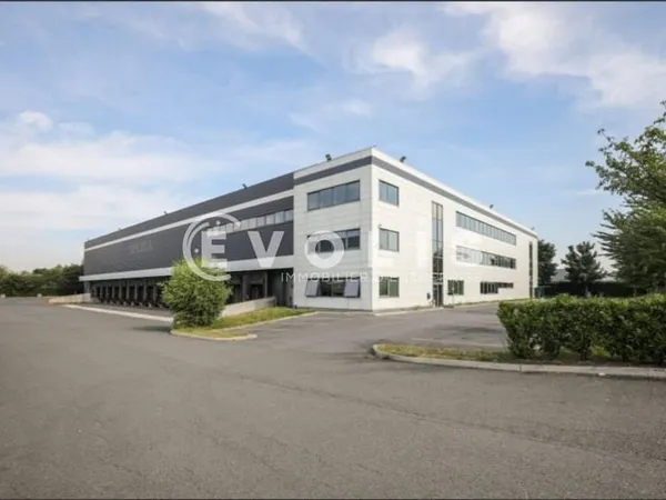 Entrepôt 6897 m²