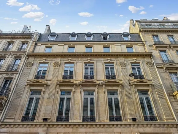 Bureaux 859 m²