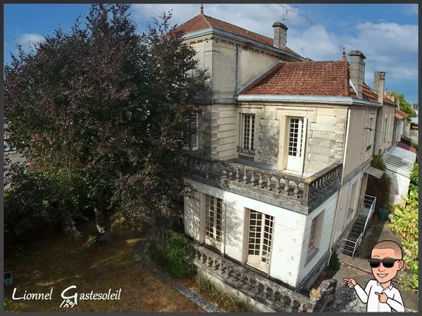 Maison bourgeoise de caractère à vendre 16 pièces SAINTE FOY LA GRANDE (33)