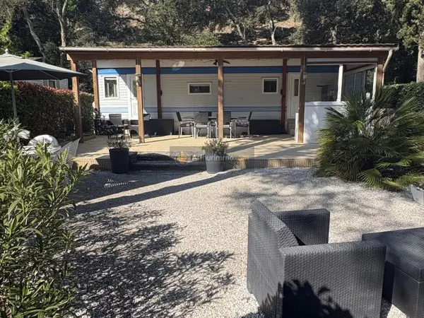 Terrain 250 m²