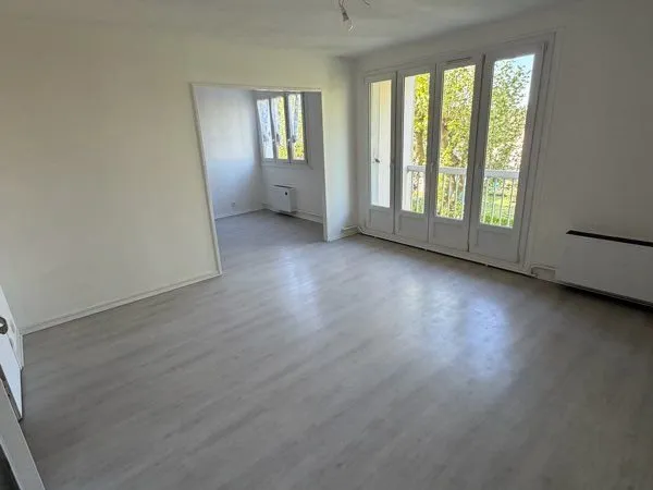 🔥 À louer - Beau F3 de 77 m² avec balcon + cave - 850 CC 🔥