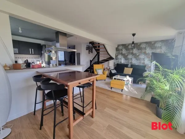 A vendre exclusivité blot immobilier Appartement Pace de type 5 duplex - 3 chambres - terrasse