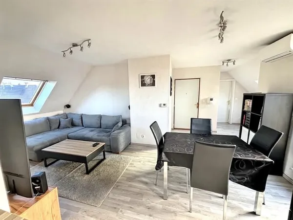A TRUCHTERSHEIM 2 P de 46 M2 SIS AU DERNIER ETAGE
