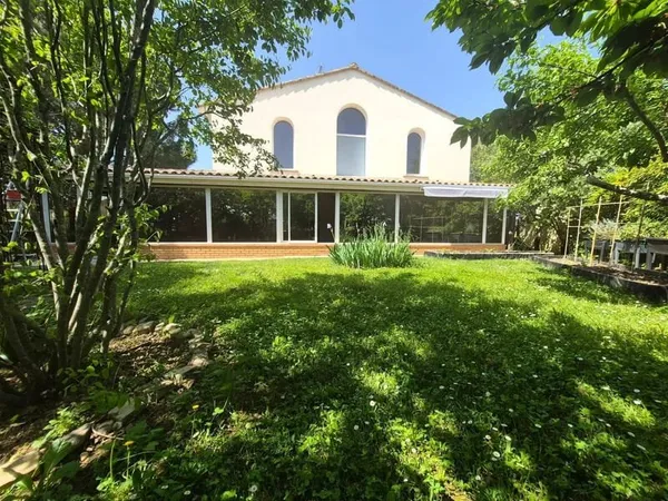 Maison d'architecte avec jardin