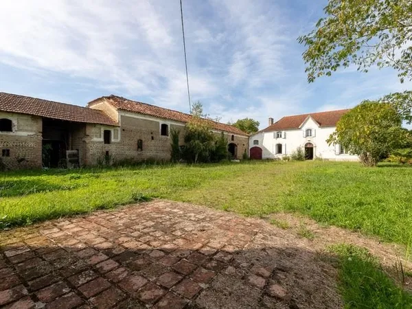 Maison 7 pièces 264 m²