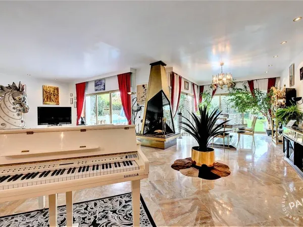 Maison 5 pièces 250 m²