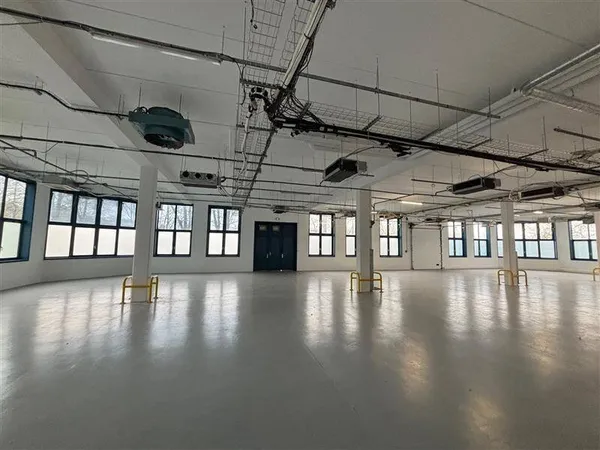 Local d'activité 2791 m²