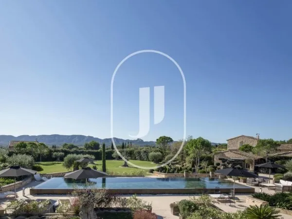 Propriété exceptionnelle avec vue sur les Alpilles à vendre à Sa