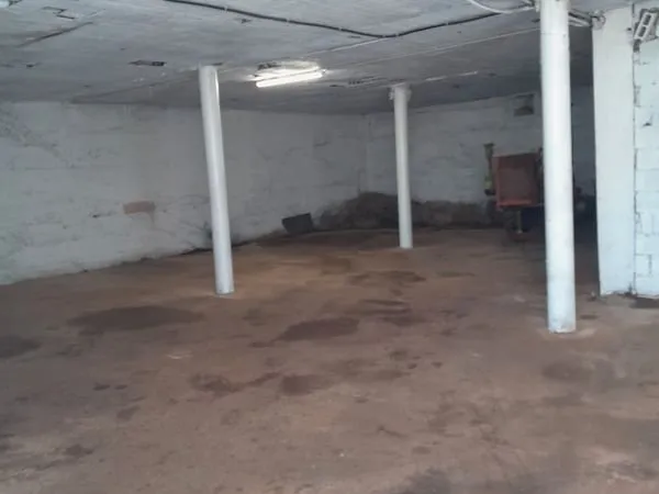 Local stockage ou autre 130m2