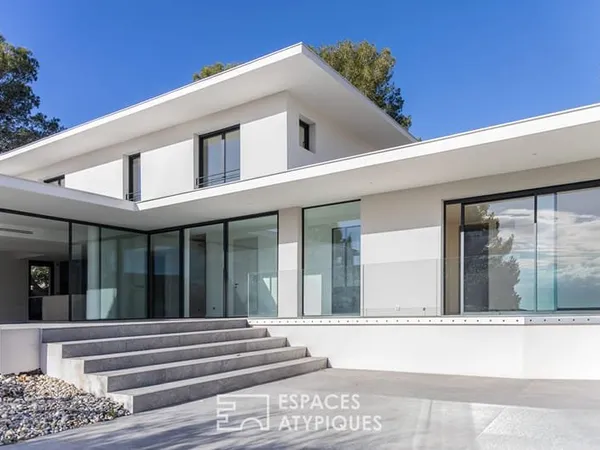 Villa Contemporaine avec piscine miroir